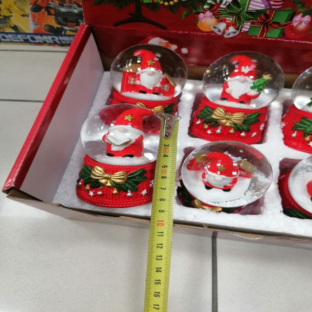 Kula Śnieżna z Mikołajem