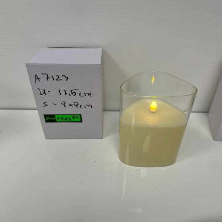 Świeca LED w szklanym słoju