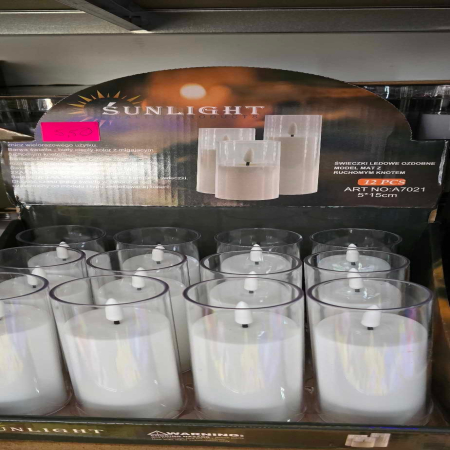 Świeczki LED w szklanym kloszu