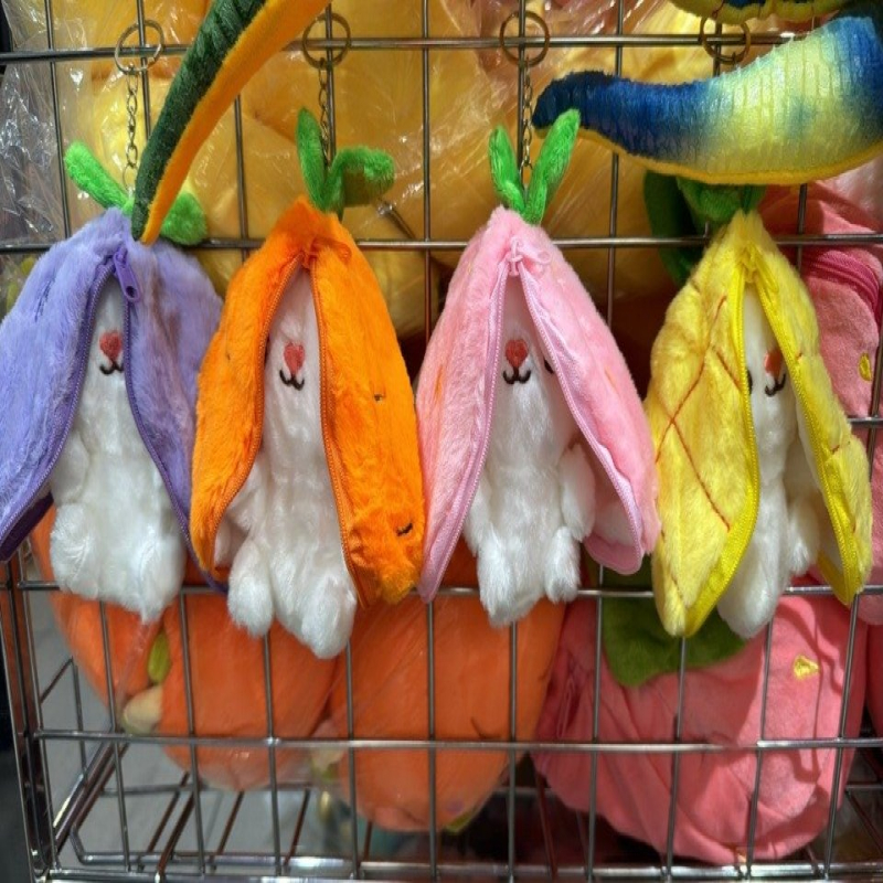 Pluszowy królik w owocowym futerku