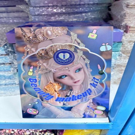 Zestawy do makijażu dla małych i dużych