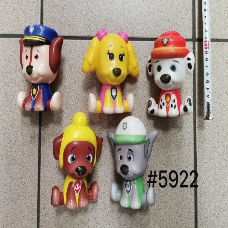 Zestaw figurek piesków ratowników