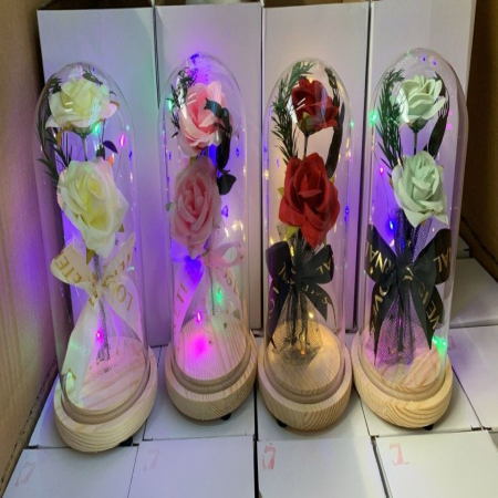Róża w Szklanej Kopule z Oświetleniem LED