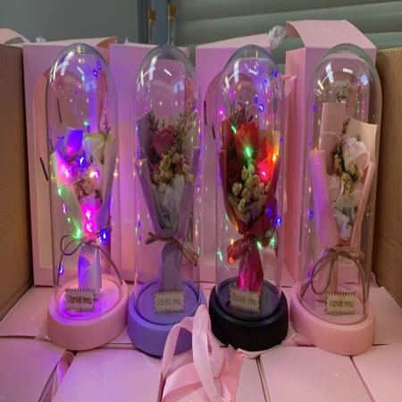 Bukietem Kwiatów i Światełkami LED