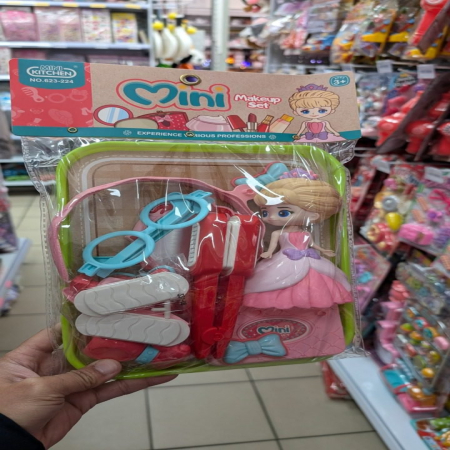 Mini zestaw do makijażu i stylizacji